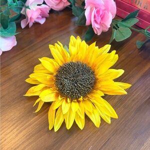 Vintage Belle Blossoms Pin-up Yellow Sunflower Hair Clip